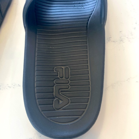 Unisex FILA black sandals size Men-7 Women-8 - Picture 4 of 5